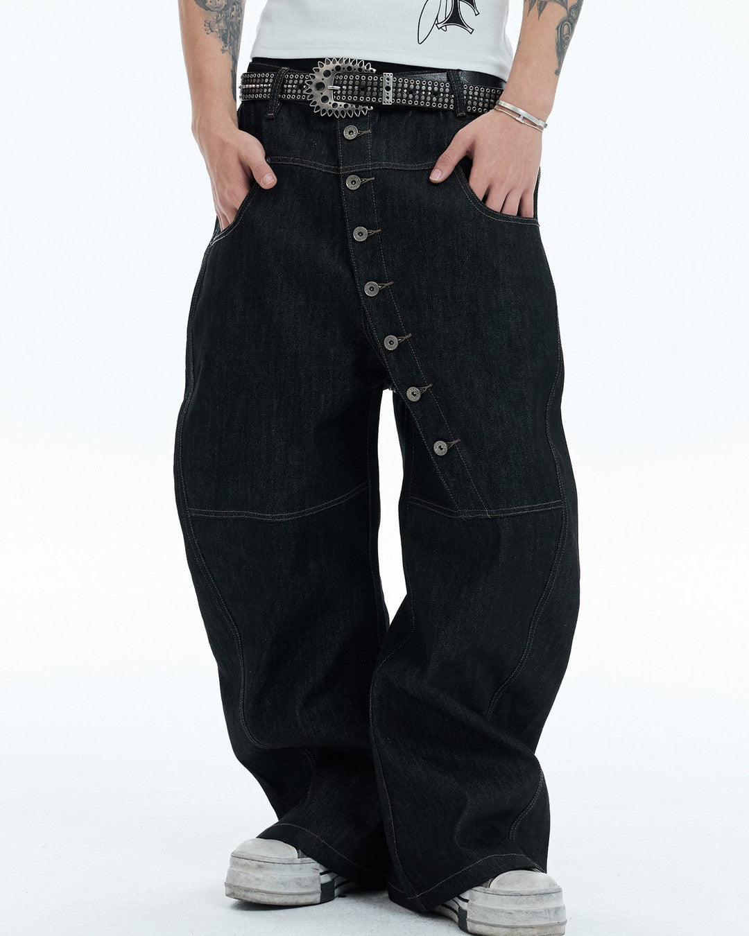 Asymmetric Button Curved-Leg Jeans worn on model, image 02