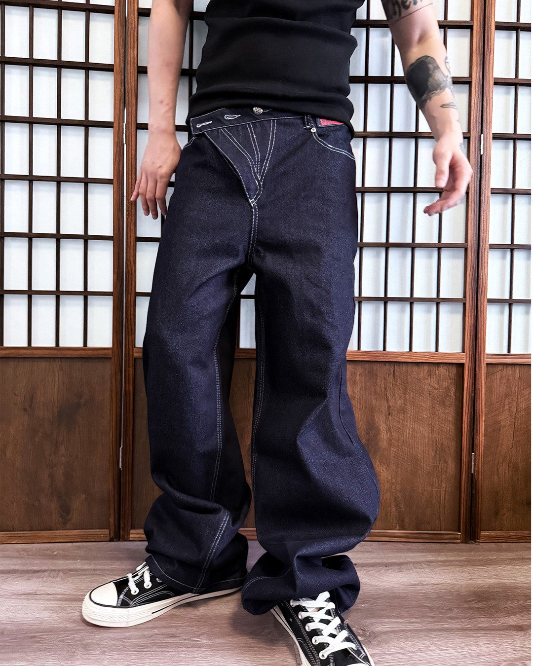Triple-Button Baggy Jeans worn on model, image 02
