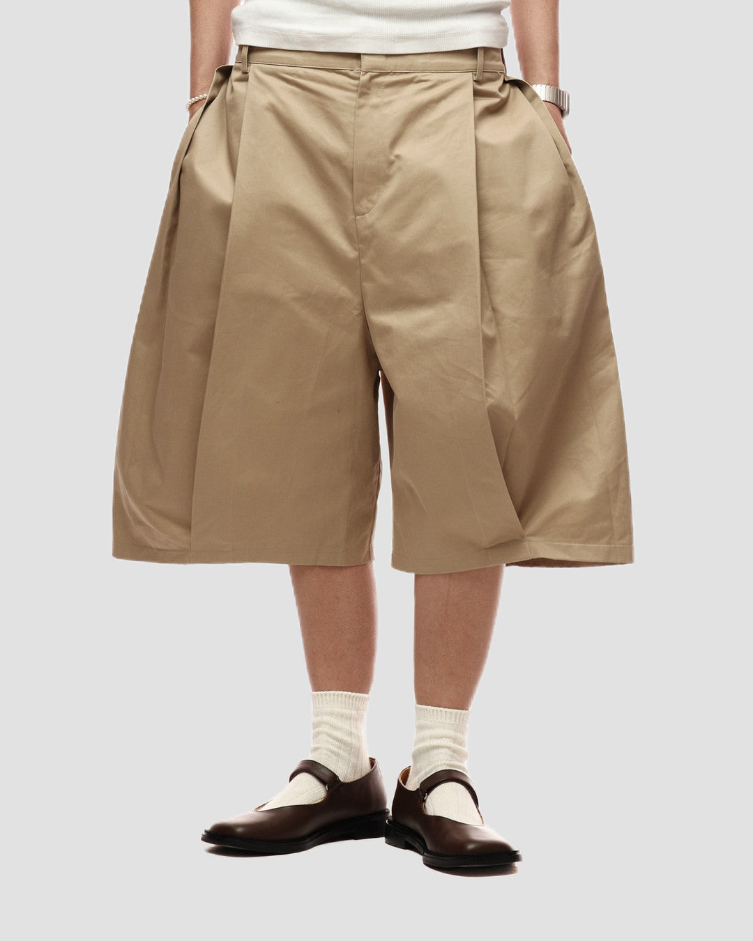 Coated Pleated Wide Shorts worn on model, image 06