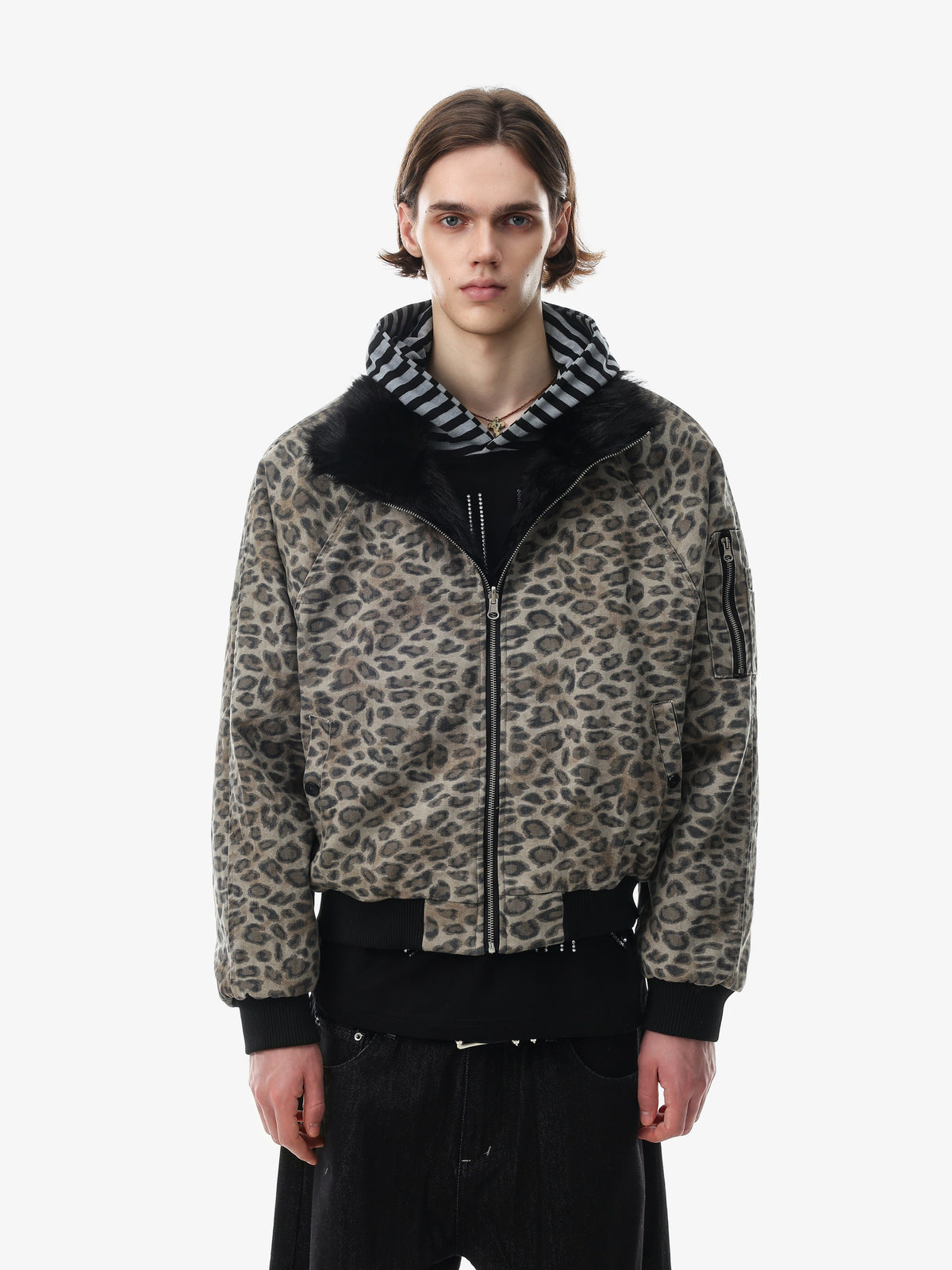 BLACK ENERGY FUR TEXTURE ZIP JACKET; Leopard; model view