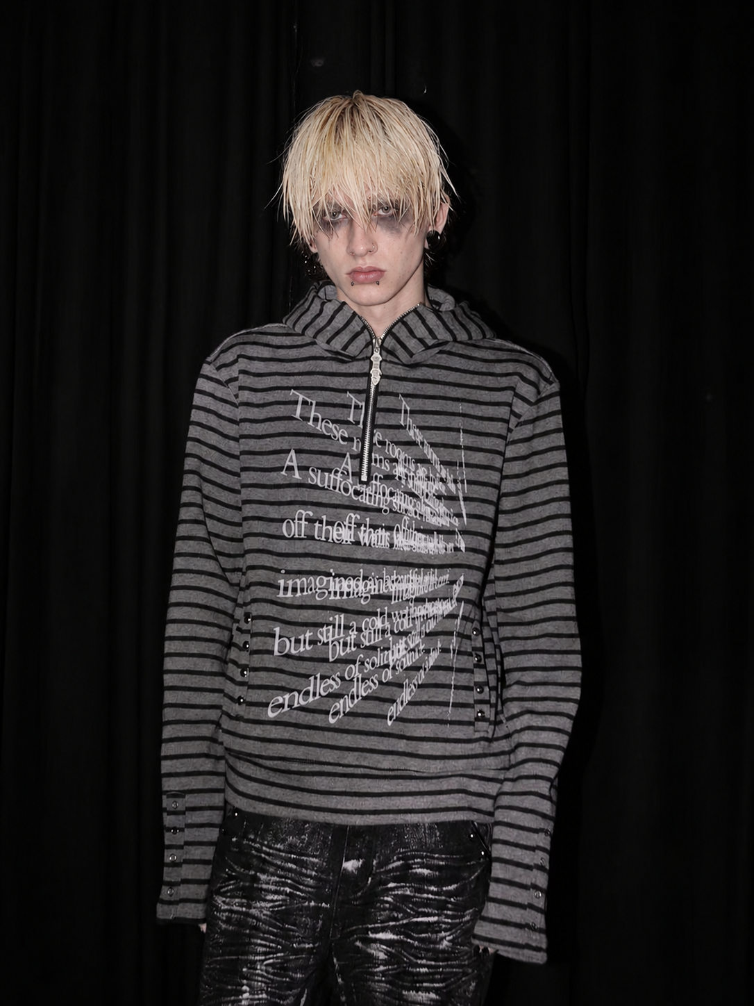DETW STRIPED LETTER HALF ZIP HOODIE; Black; model view