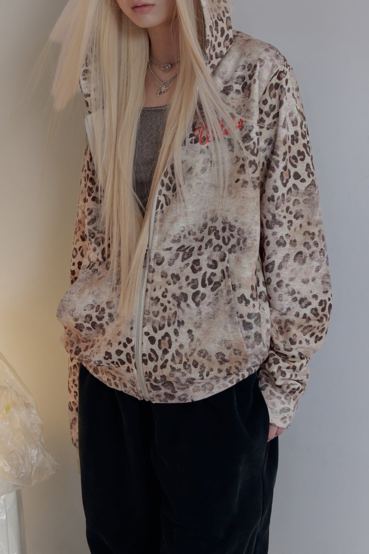 WHOLATE GRAPHIC LEOPARD ZIP UP HOODIE; Leopard; model view