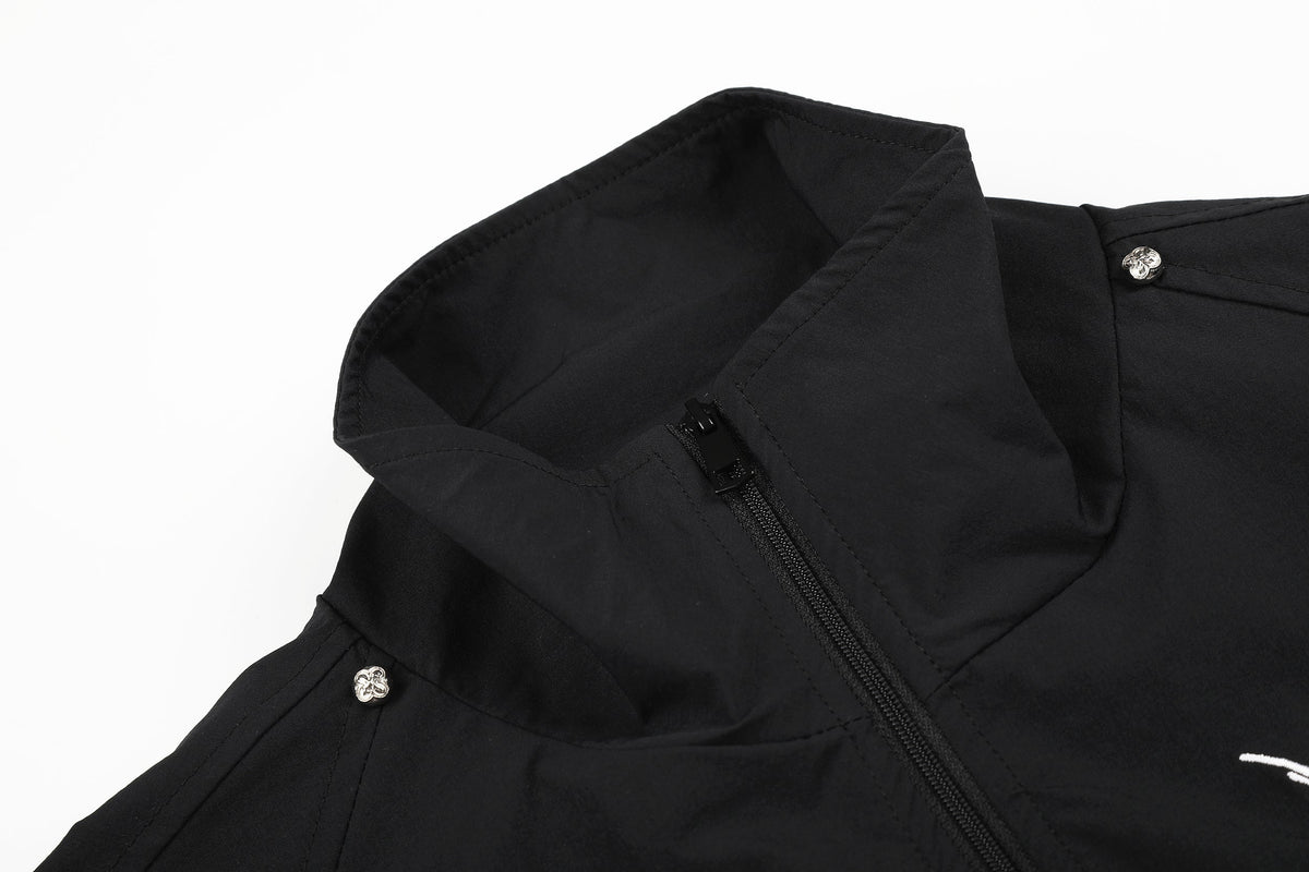 DC PEGASUS EMBROIDERED ZIP JACKET; Black; garment construction detail