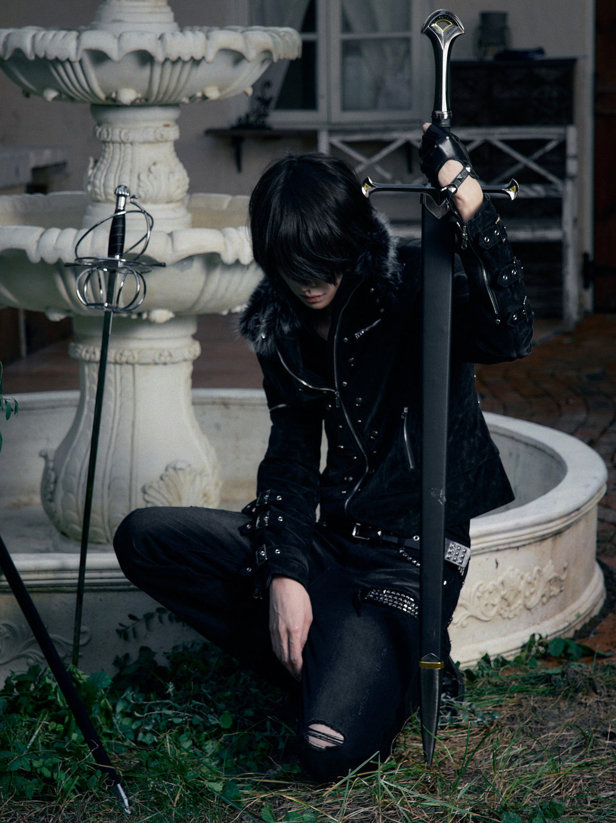 PAIKI METAL BUTTON COLLAR JACKET; Black; model view