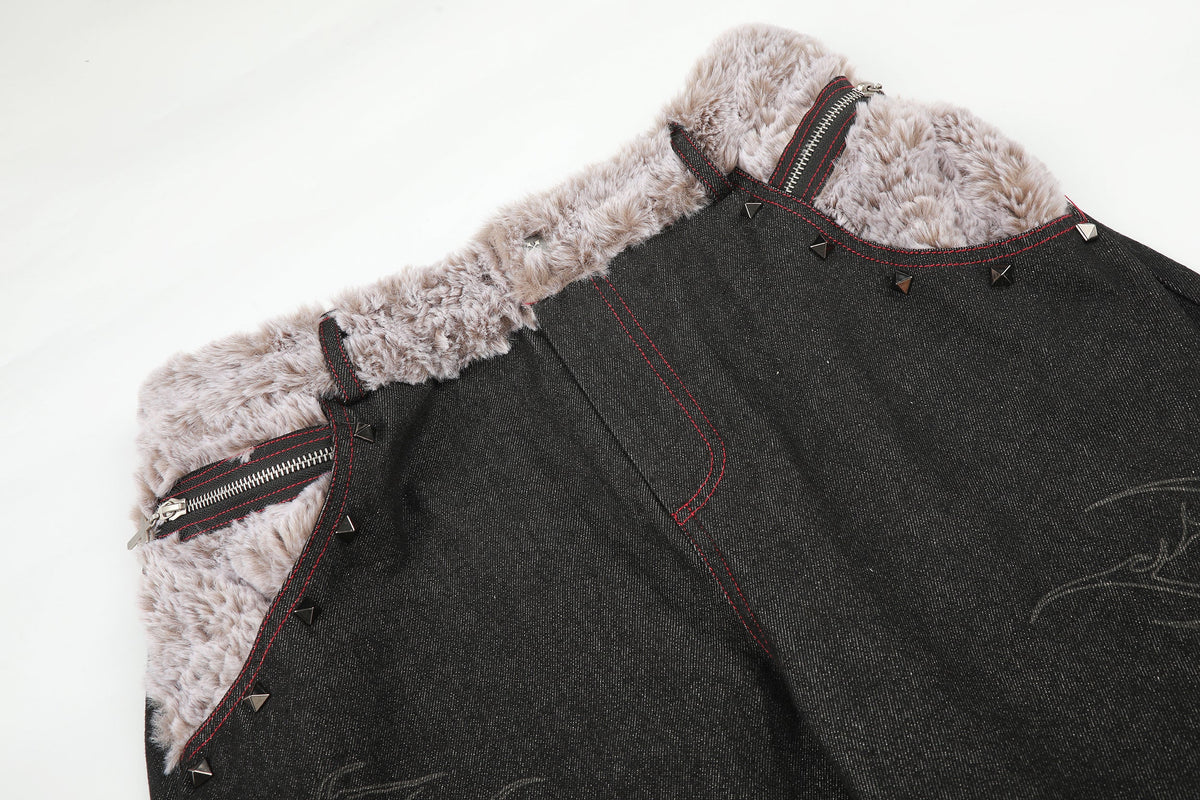 BLACK ENERGY STUDDED THORN PRINT JEANS; Black; garment construction detail