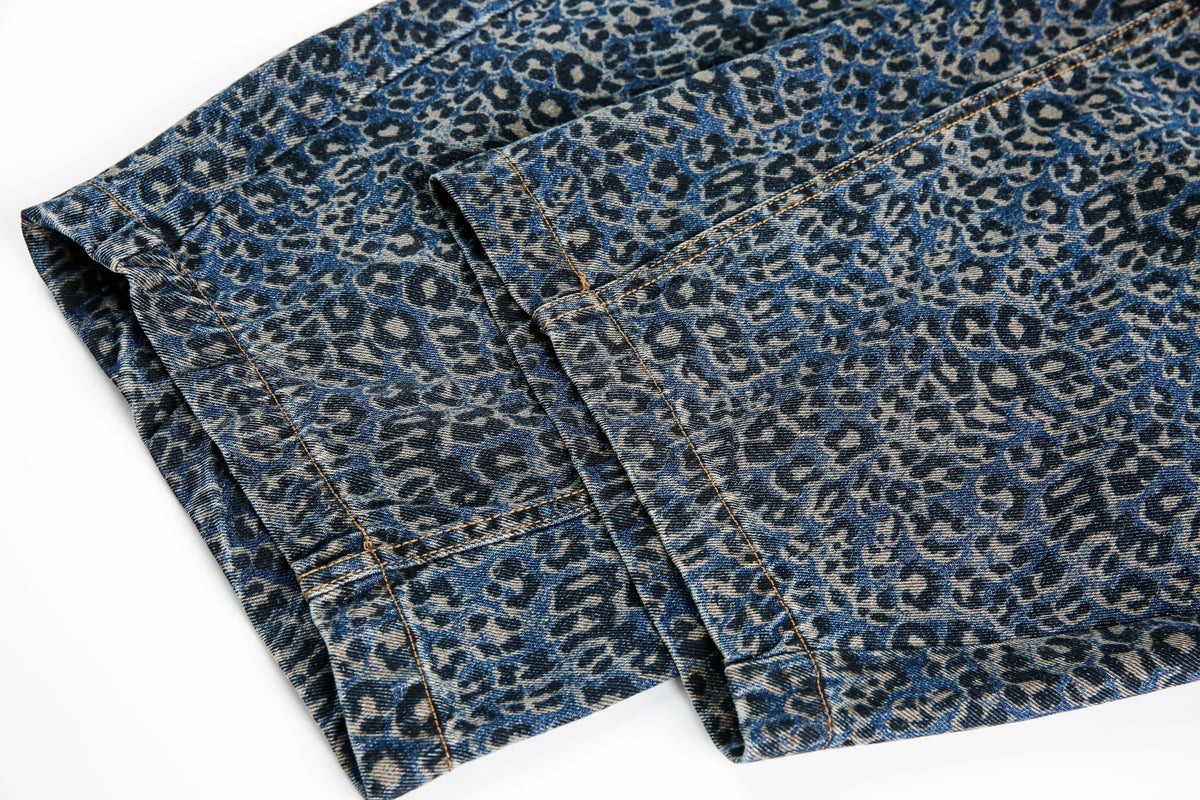 BLACK ENERGY LEOPARD PRINT BARREL JEANS; Blue; garment construction detail
