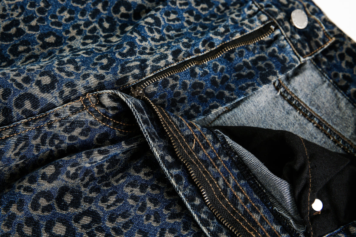 BLACK ENERGY LEOPARD PRINT BARREL JEANS; Blue; garment construction detail