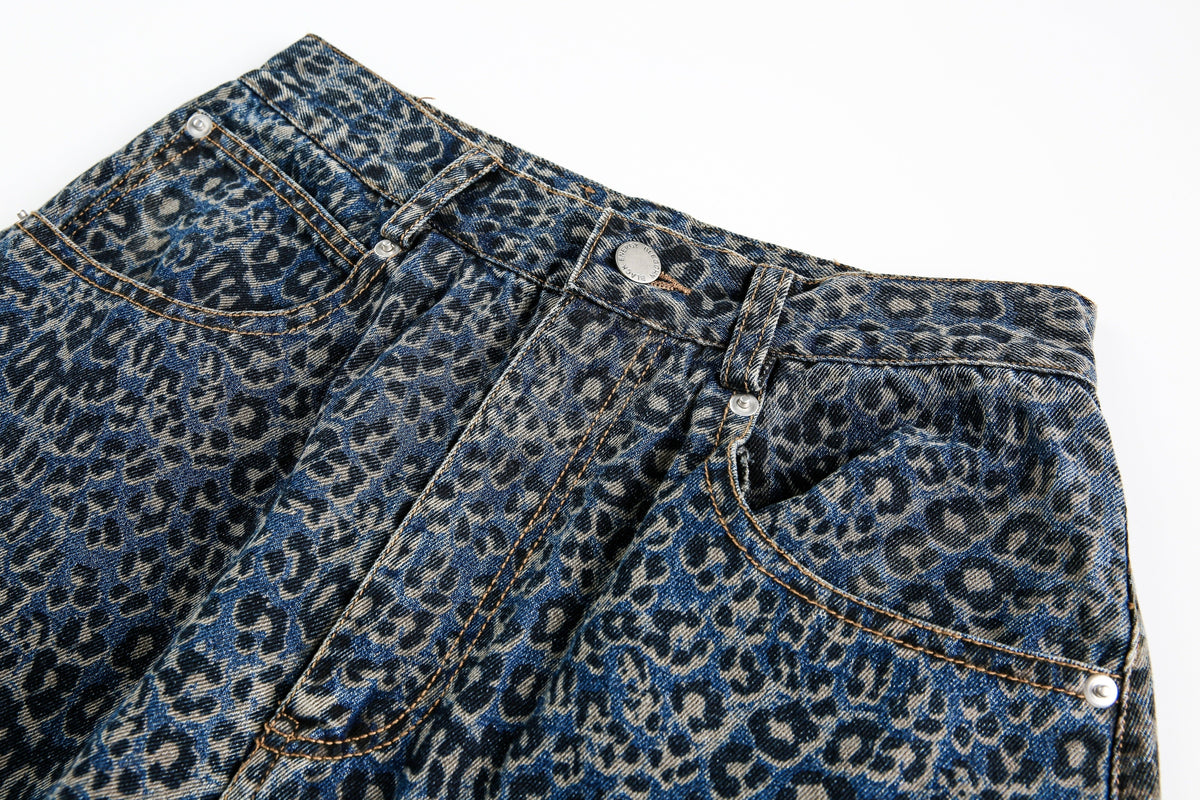 BLACK ENERGY LEOPARD PRINT BARREL JEANS; Blue; garment construction detail