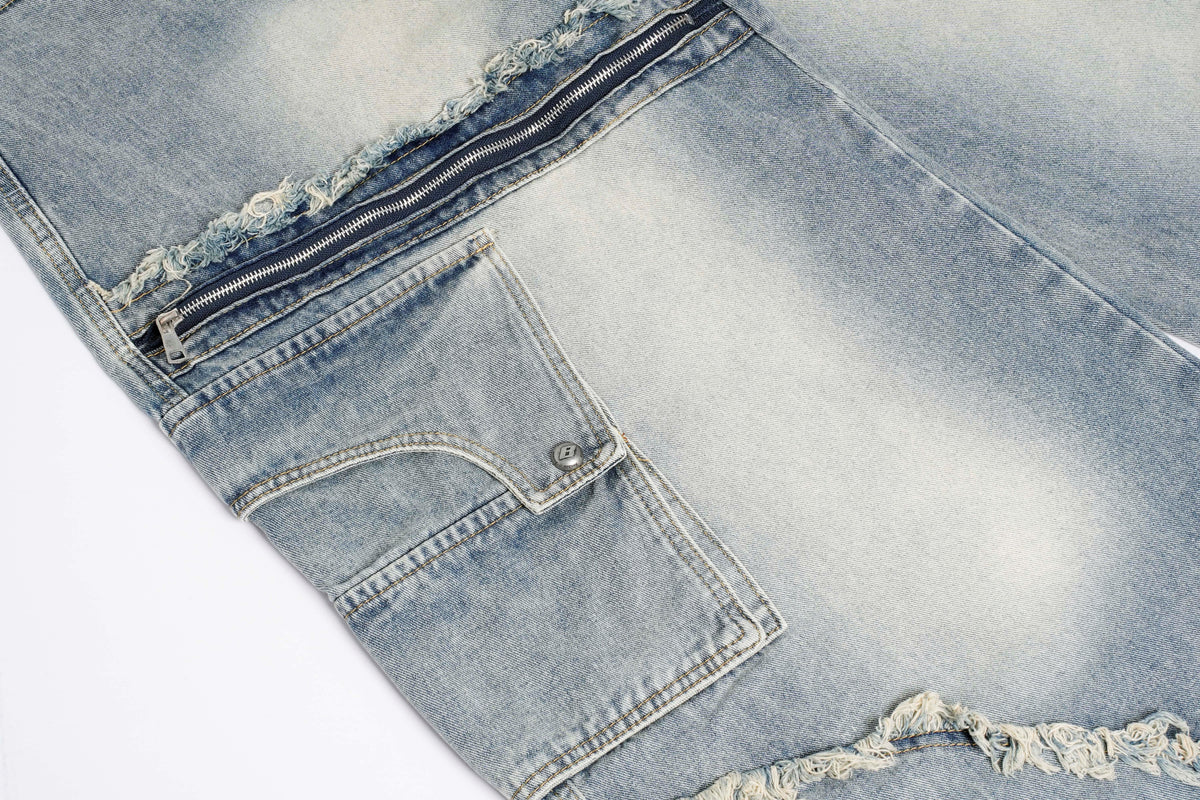 BOSOZO OVERSIZED CARGO POCKET JEANS; Blue; garment construction detail