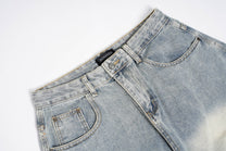 BOSOZO OVERSIZED CARGO POCKET JEANS; Blue; garment construction detail