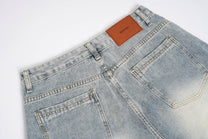 BOSOZO OVERSIZED CARGO POCKET JEANS; Blue; garment construction detail