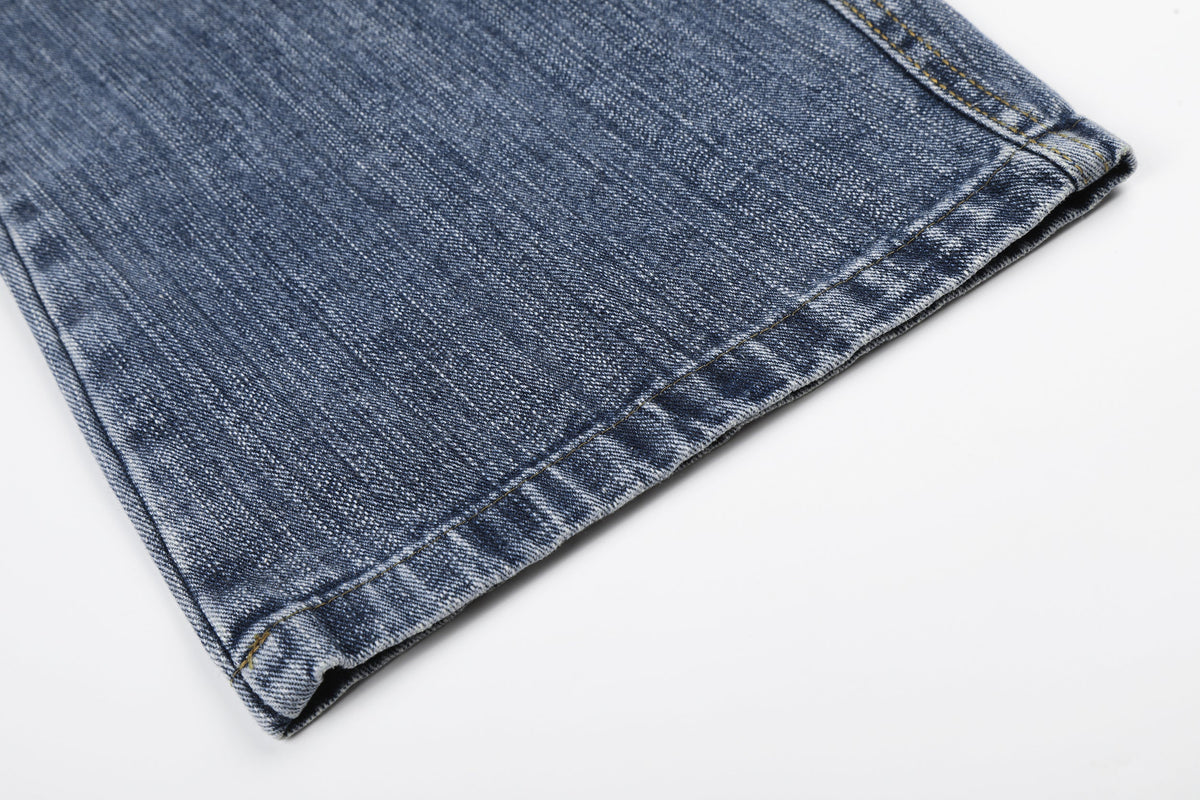GEESAS RHINESTONE STAR JEANS; Blue; garment construction detail
