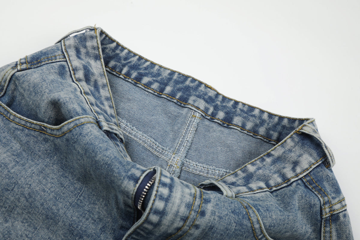 GEESAS MULTI POCKET BAGGY BARREL JEANS; Blue; garment construction detail