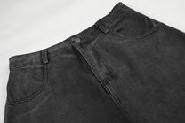 GEESAS GRADIENT STAR PRINT JEANS; Black; garment construction detail