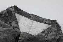 GEESAS CAMO CURVED JEANS; Gray; garment construction detail