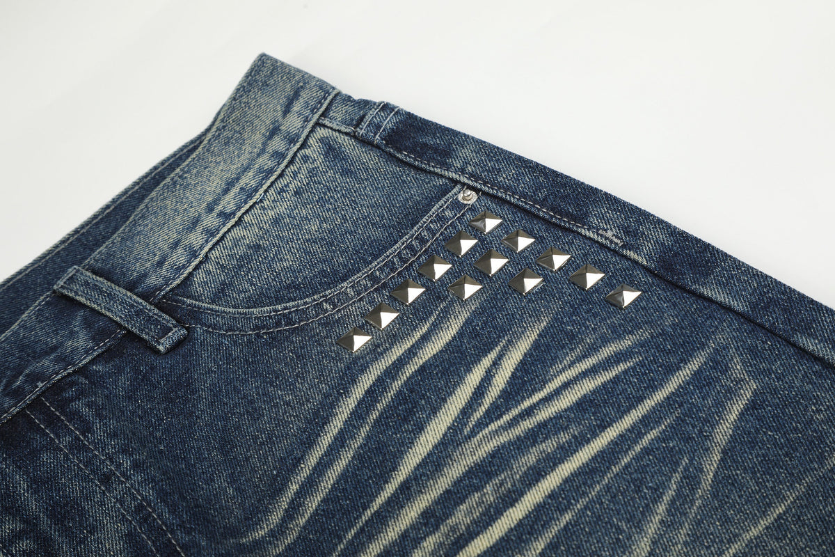 GEVANN STUDDED WASHED BAGGY JEANS; Blue; design detail