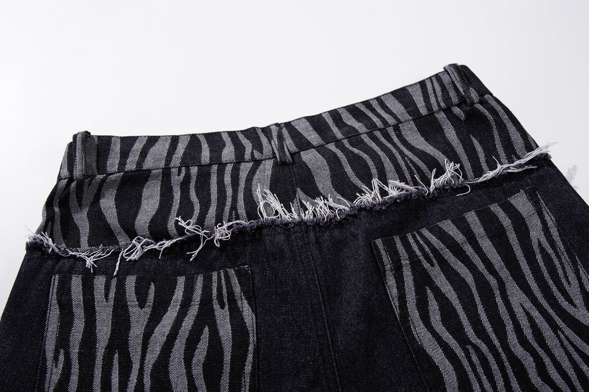 MCCNN ZEBRA GRAPHIC DISTRESSED JEANS; Blue; design detail