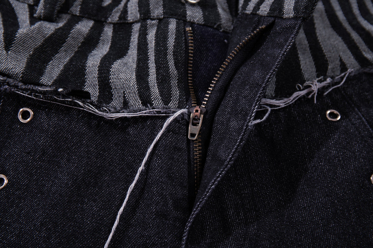 MCCNN ZEBRA GRAPHIC DISTRESSED JEANS; Blue; garment construction detail