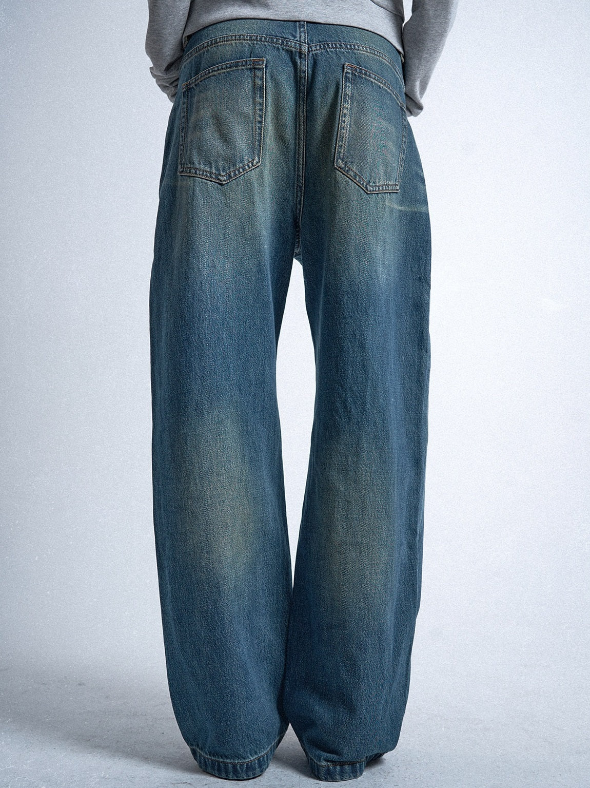 NO E MOSEN PYRAMID STUD WASHED JEANS; Blue; model view