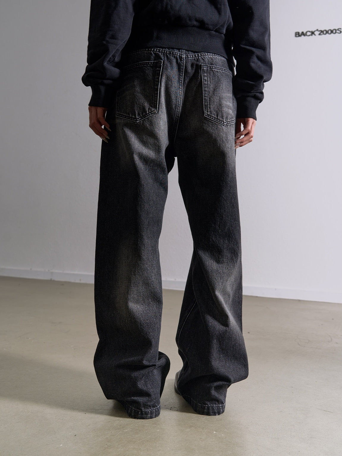 NO E MOSEN PYRAMID STUD WASHED JEANS; Black; model view