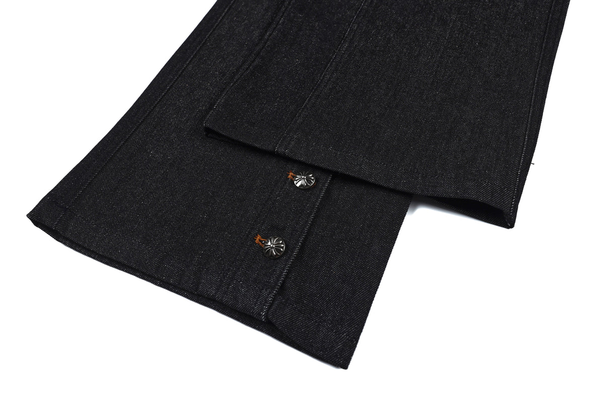 SMK MADE BUTTON FLAP WIDE LEG JEANS; Raw Black; design detail