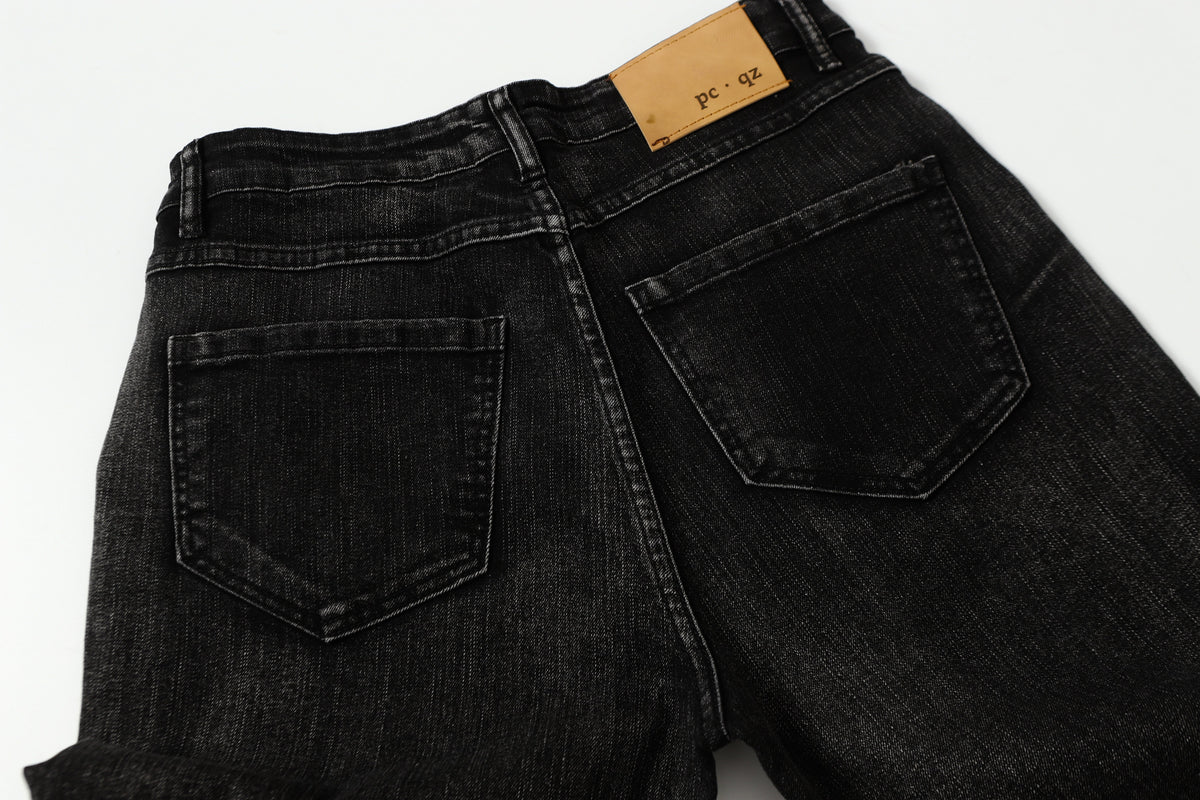 UNF CURVED SEAM WASHED JEANS; Black; garment construction detail