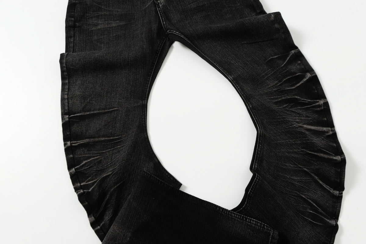 UNF CURVED SEAM WASHED JEANS; Black; garment construction detail