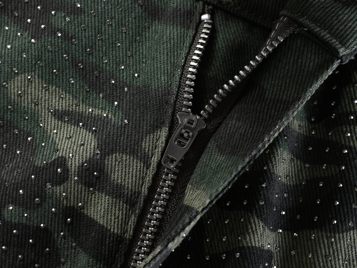 VLEX OFFICIAL RHINESTONE CAMO BAGGY BARREL JEANS; Camo; garment construction detail