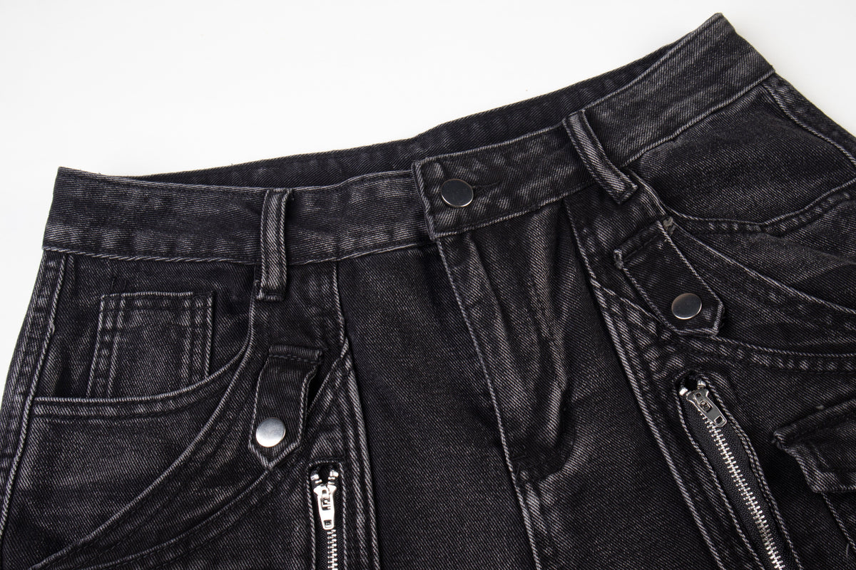 ZHANLAI LAYERED CARGO PANEL JEANS; Black; garment construction detail