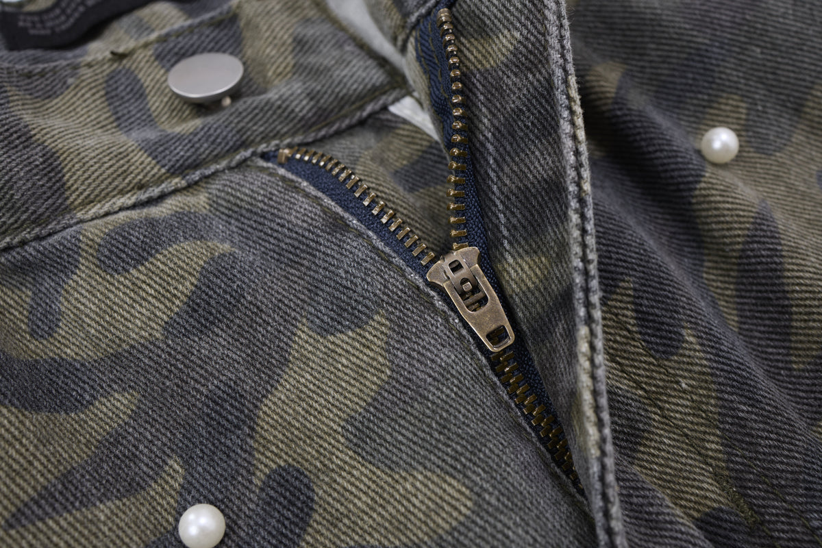ATSF30 UTILITY WASHED CARGO PANTS; Camo; garment construction detail