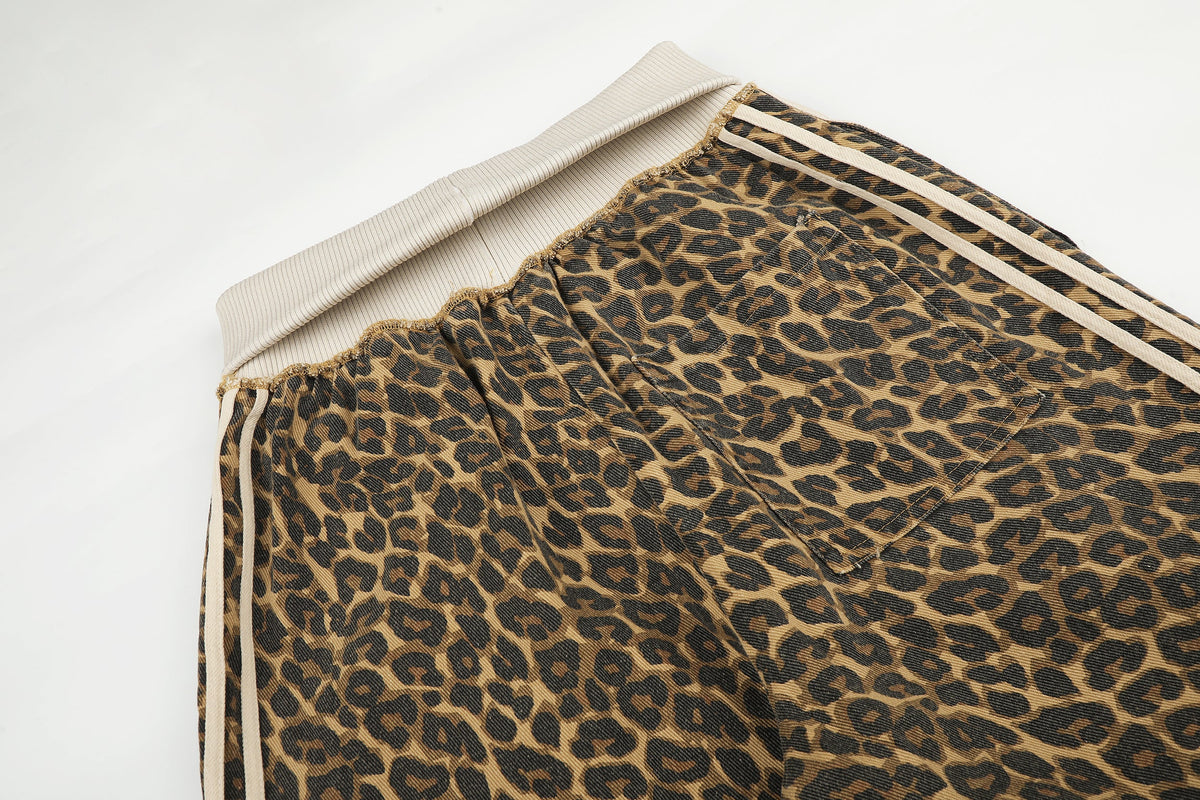 BLACK ENERGY LEOPARD PRINT SIDE STRIPE SWEATPANTS; Brown; garment construction detail