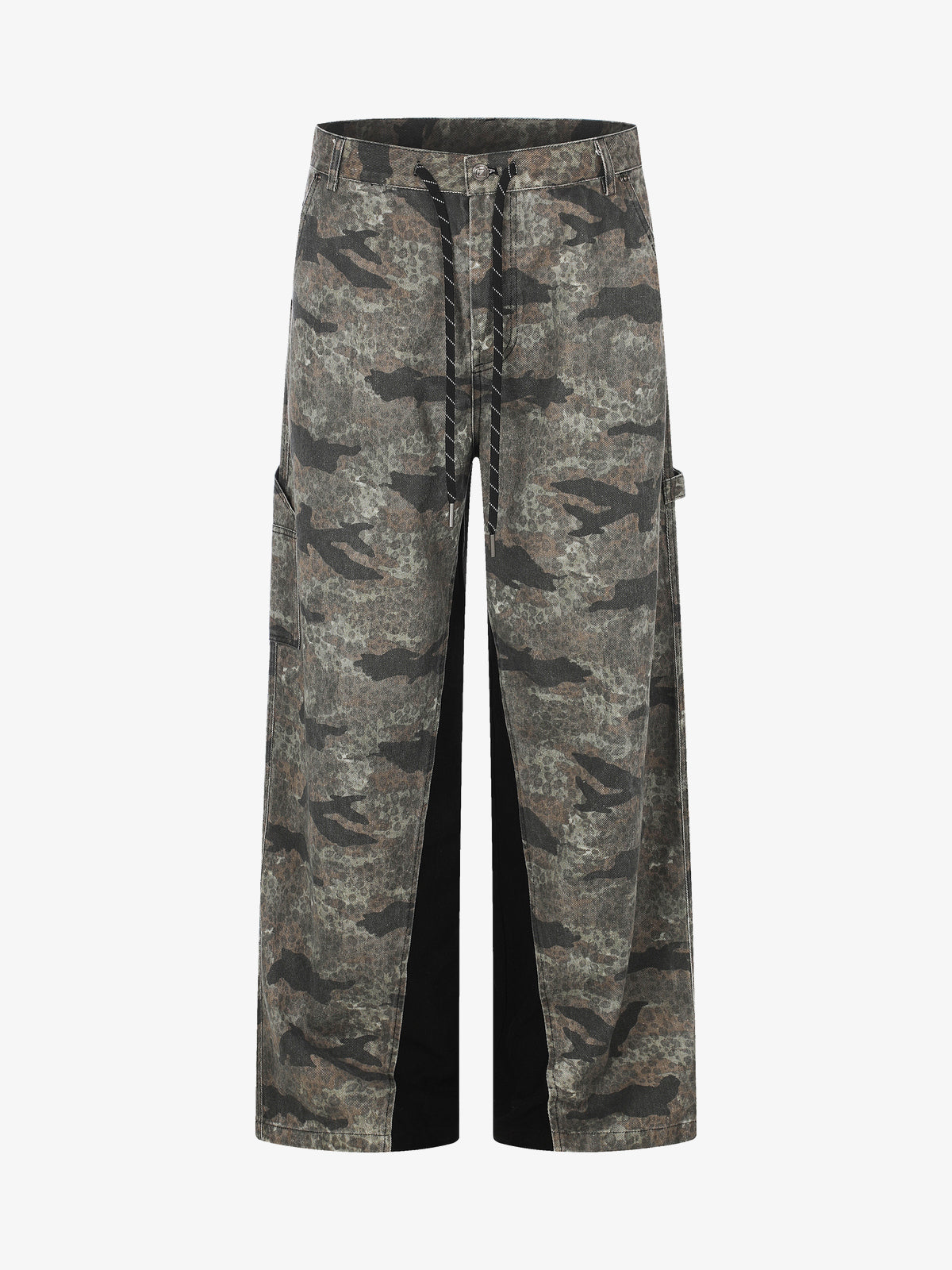 BLACK ENERGY LEOPARD CAMO PATCHWORK CARGO PANTS; Camo; front view