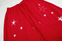GEESAS STAR EMBROIDERY BAGGY BARREL SWEATPANTS; Red; design detail