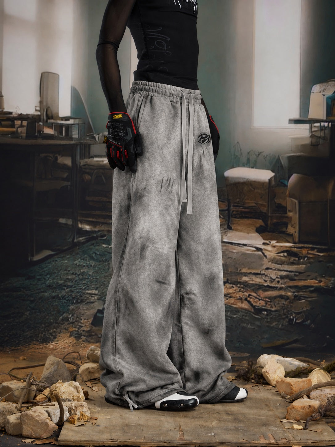 GUO WEAR WASHED CURVED LEG SWEATPANTS; Gray; model view
