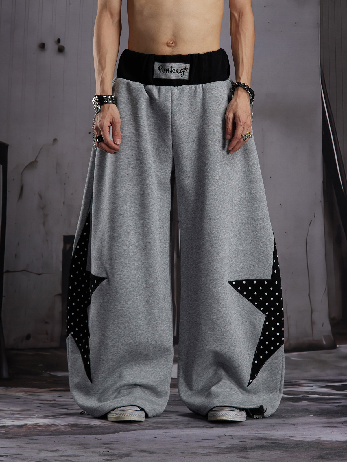 LLF STAR PANEL CONTRAST SWEATPANTS; Gray; model view