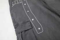 RVNTENG BELT PRINT BAGGY BARREL PANTS; Gray; design detail
