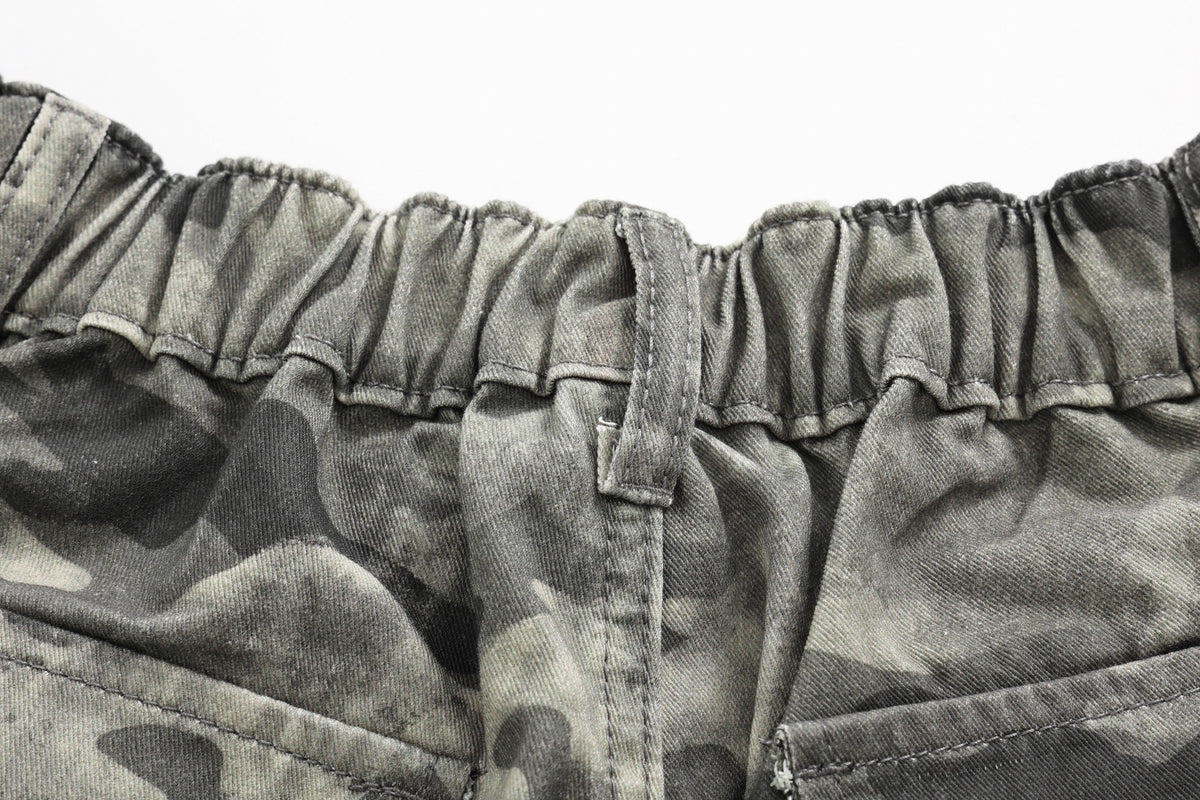 VLEX OFFICIAL CAMO CONTRAST HEM PANTS; Camouflage; garment construction detail