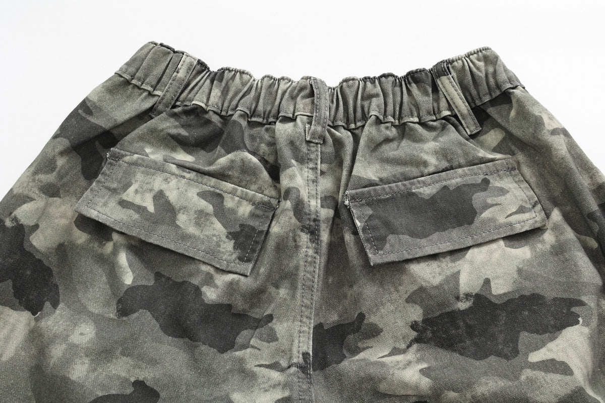 VLEX OFFICIAL CAMO CONTRAST HEM PANTS; Camouflage; garment construction detail