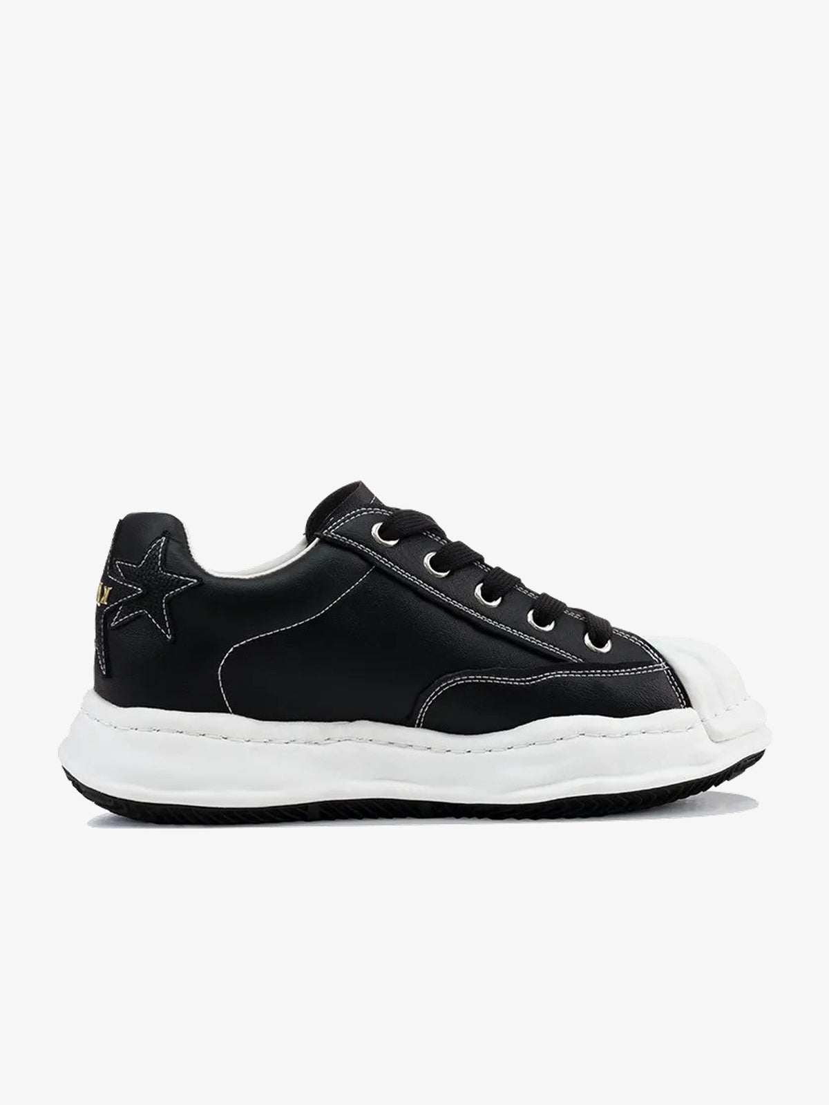 KAALIXTO STAR DETAIL SHELL TOE SNEAKERS; Black; overall product view