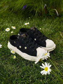 KAALIXTO DAISY SHELL TOE PLATFORM MULES; Black; styled product view