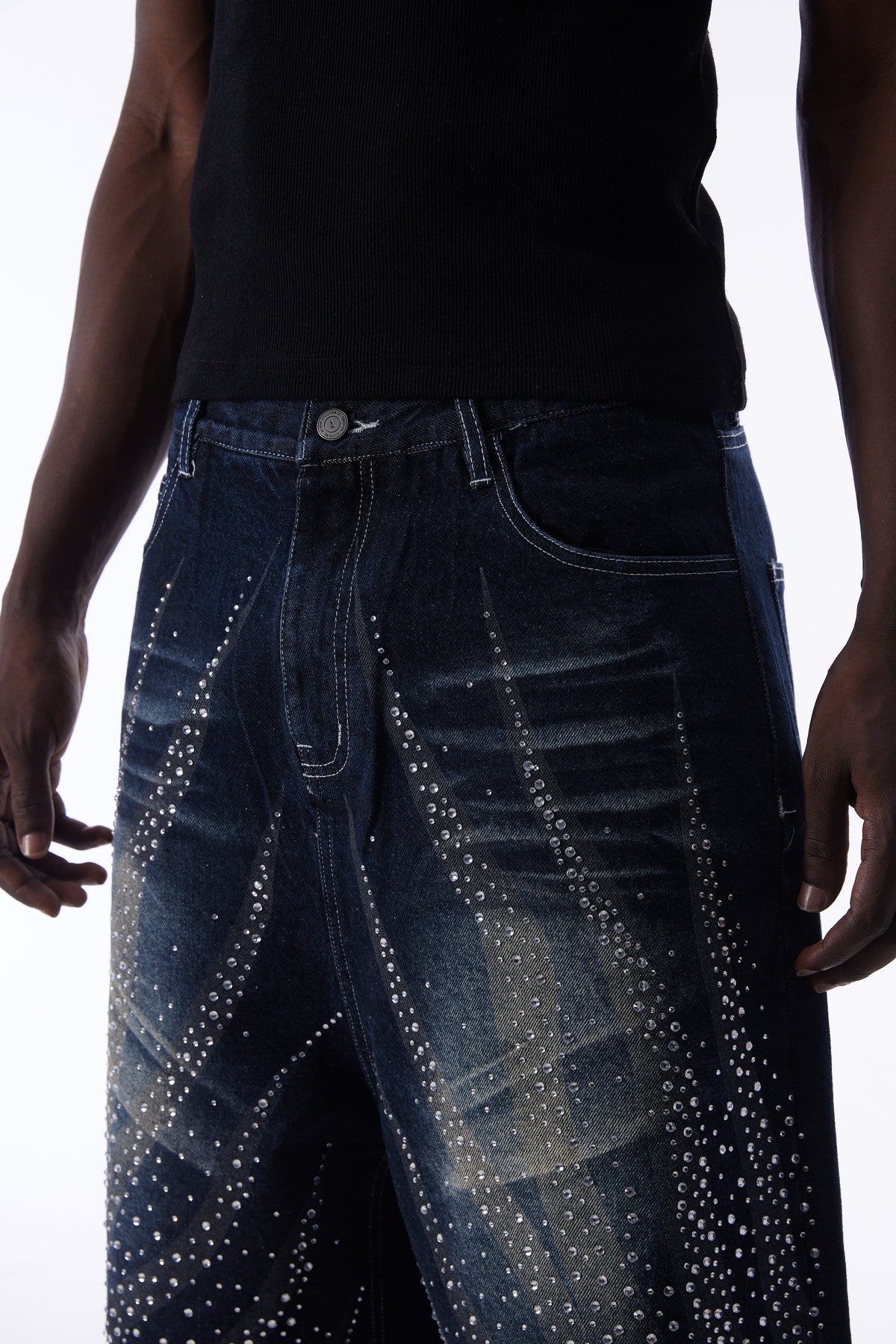 ATSF30 WASHED PANEL LONG JORTS; Black; model view