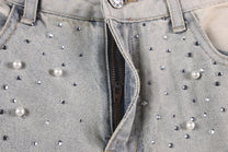 CHAOGU PEARL EMBELLISHED LIGHT WASH SHORTS; Light Gray; design detail