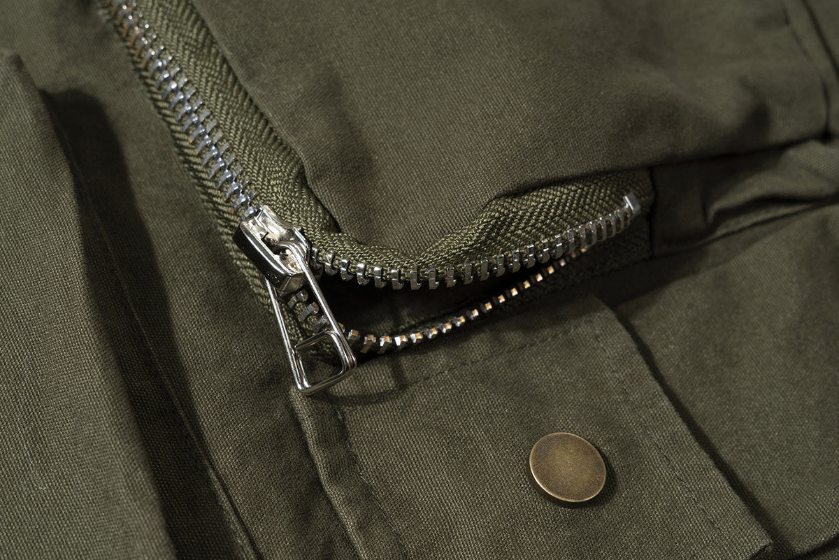SOUNDLESS CLOUDBURST STACKED POCKET CARGO SHORTS; Olive; garment construction detail