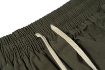 SOUNDLESS CLOUDBURST STACKED POCKET CARGO SHORTS; Olive; garment construction detail