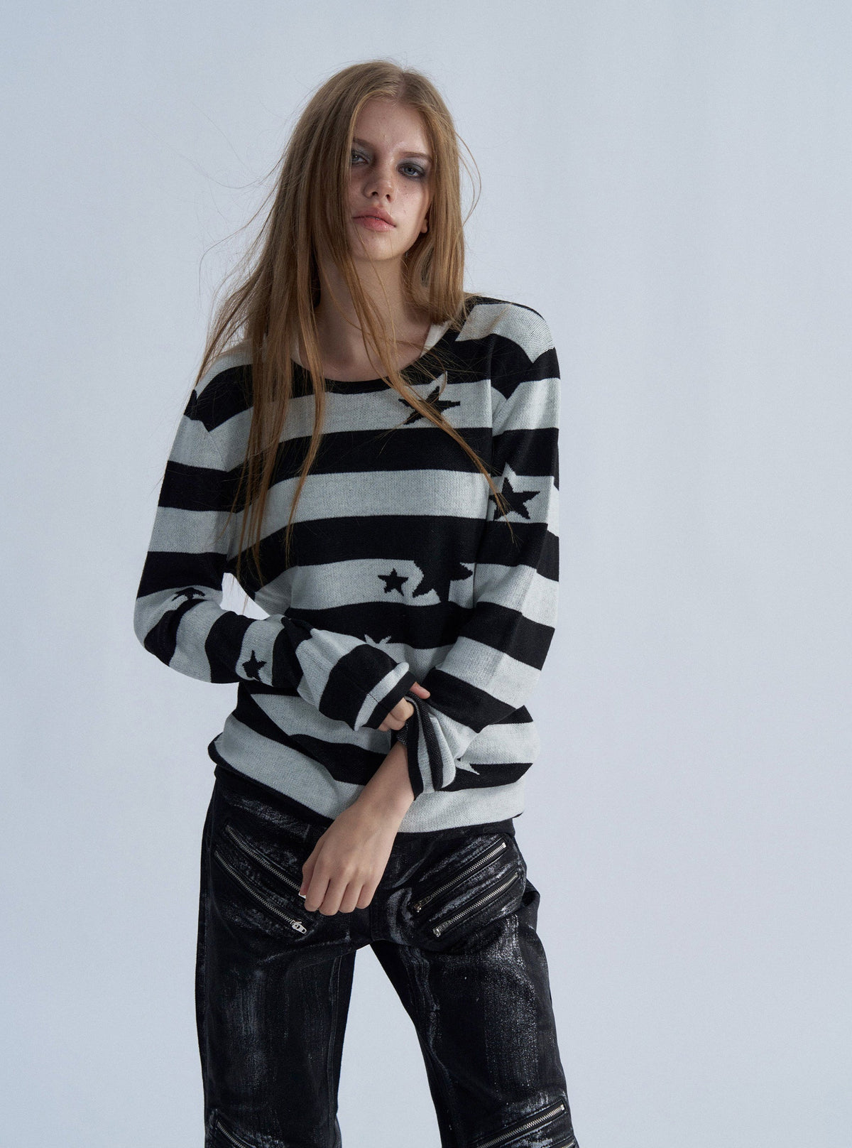 PAIKI STAR STRIPE GRAPHIC SWEATER; White; model view