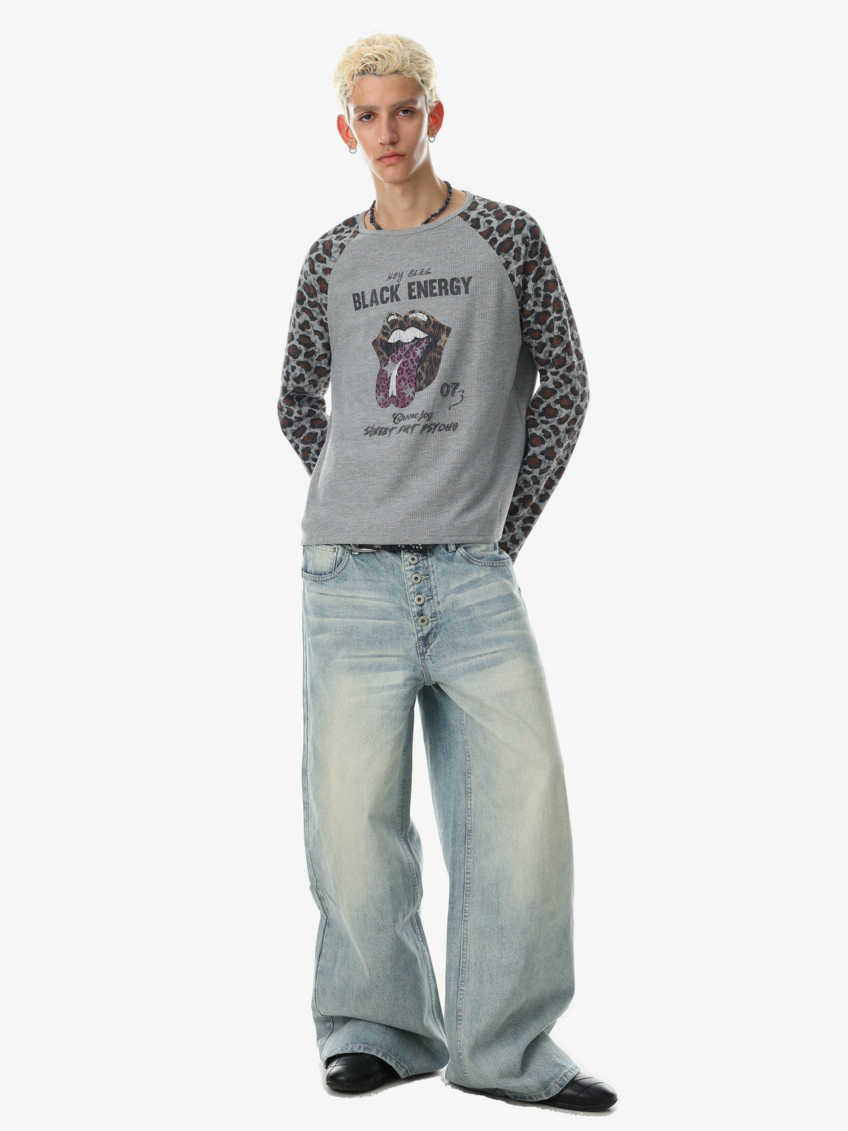 BLACK ENERGY LIP PRINT LEOPARD SLEEVE SWEATSHIRT; Gray; model view