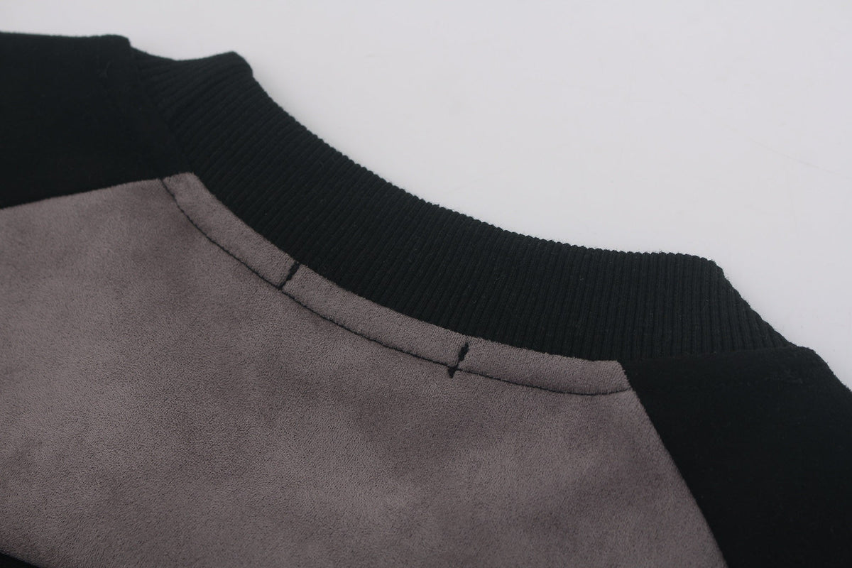 GLFS DIFFERENT LETTER GRAPHIC SWEATSHIRT; Black; garment construction detail