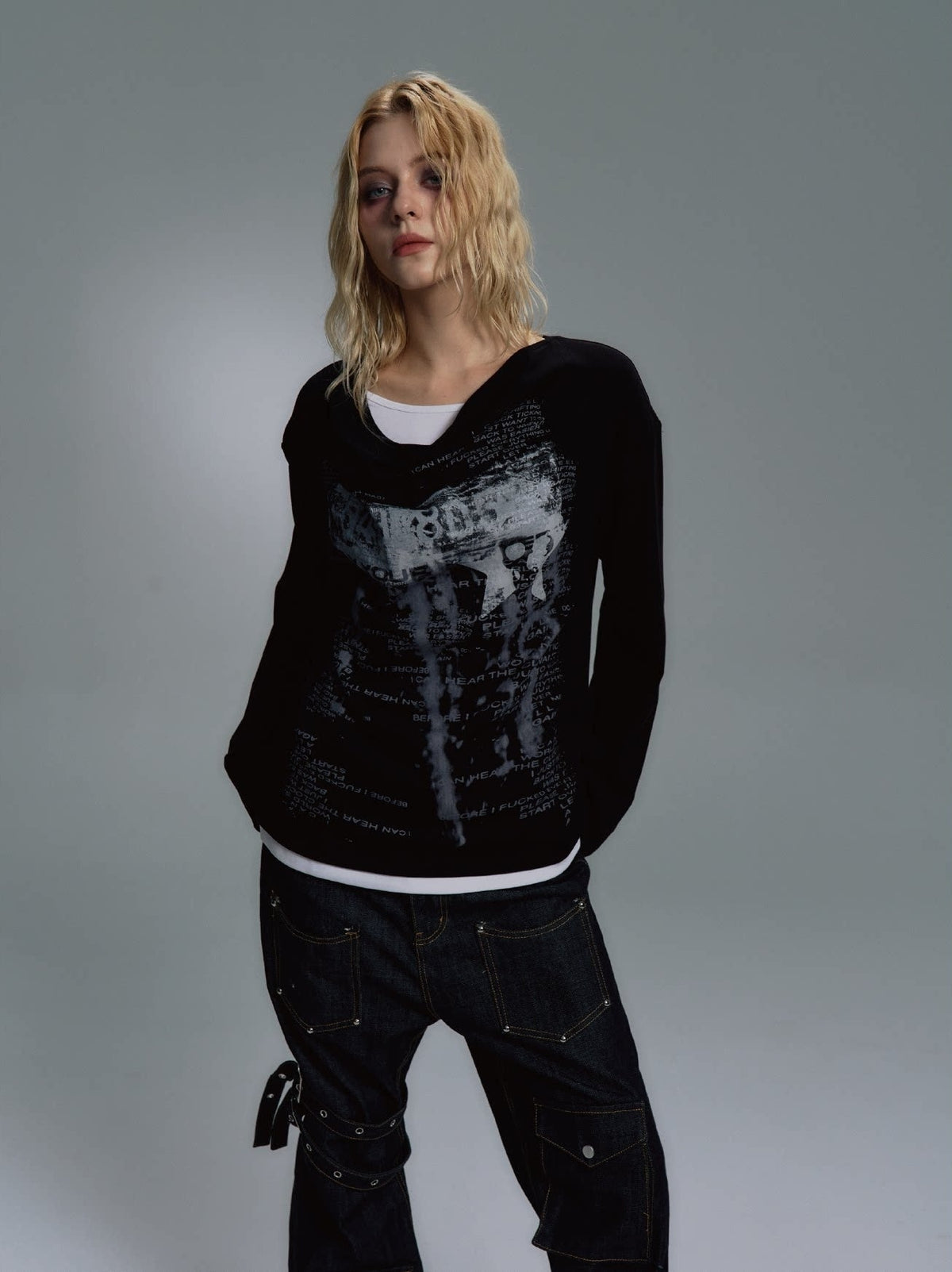 PAIKI LAYERED COLLAR GRAPHIC SWEATSHIRT; Black; model view