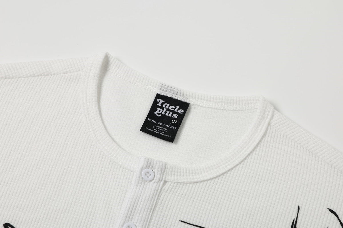 TAELE PLUS FLORAL SKETCH GRAPHIC SWEATSHIRT; White; garment construction detail