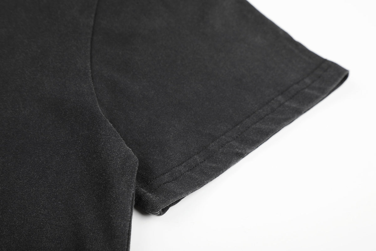 11KN PORTRAIT GRID GRAPHIC T-SHIRT; Black; garment construction detail